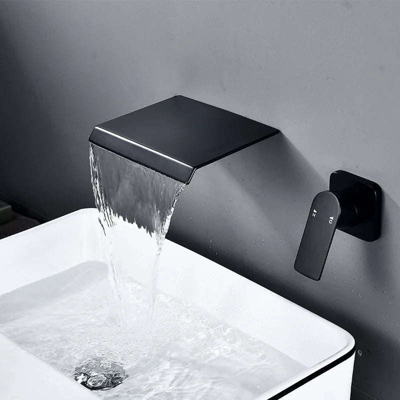 Robinet de lavabo pour salle de bain mural et encastrable avec cascade