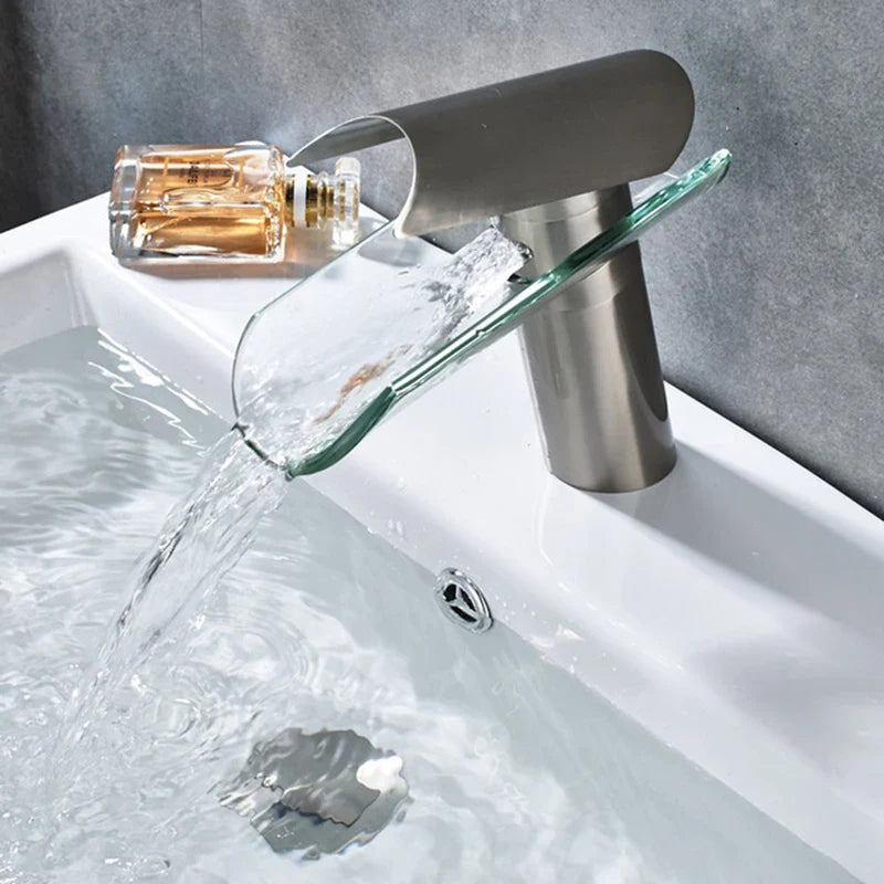 Robinet de lavabo pour salle de bain en verre avec cascade