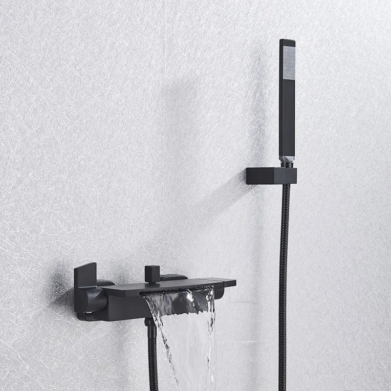 Robinet de baignoire avec cascade et douchette pour salle de bain