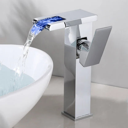 Robinet de lavabo pour salle de bain avec design de cascade LED et indicateur de température