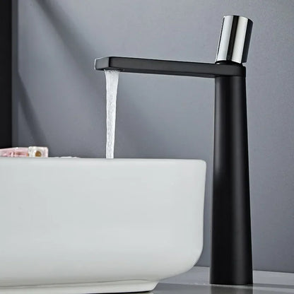 Robinet de salle de bain pour lavabo au design minimaliste et géométrique