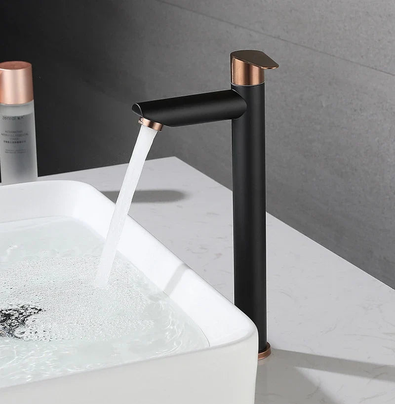 Robinet de lavabo pour salle de bain avec mitigeur bicolore