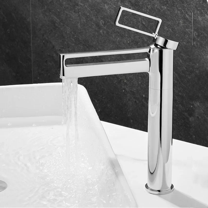 Robinet de salle de bain pour lavabo au design géométrique