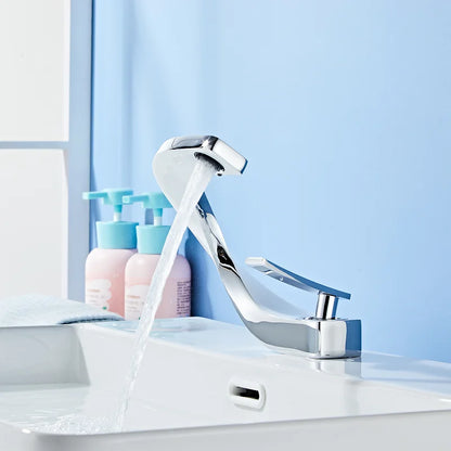 Robinet de lavabo pour salle de bain avec design de cygne