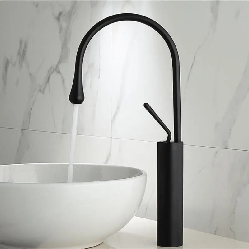 Robinet de salle de bain pour lavabo avec design arrondi et en forme de goutte