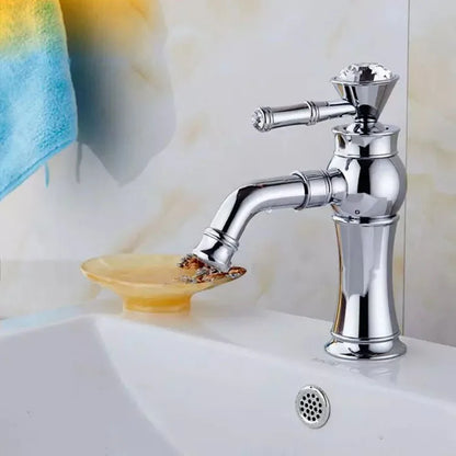 Robinet de lavabo pour salle de bain en forme de diamant