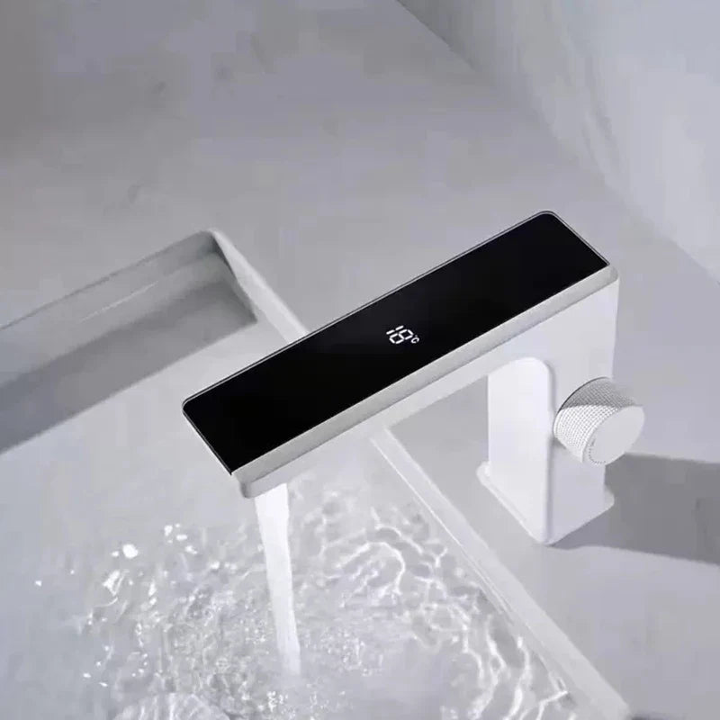 Robinet de lavabo tactile avec affichage thermostatique numérique