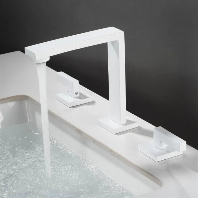 Robinet de lavabo pour salle de bain avec poignées déportées